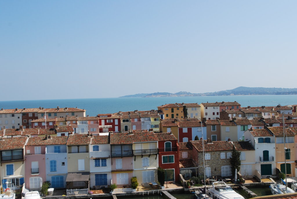 maisons-colorées-port-grimaud